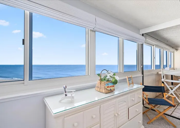 Ferienhaus Gorgeous 2 Bedroom Atlantis Steps From The Beach!