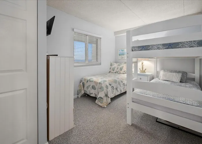 Ferienhaus Gorgeous 2 Bedroom Atlantis Steps From The Beach! *