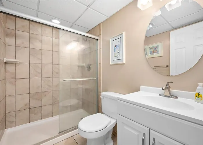 Gorgeous 2 Bedroom Atlantis Steps From The Beach!