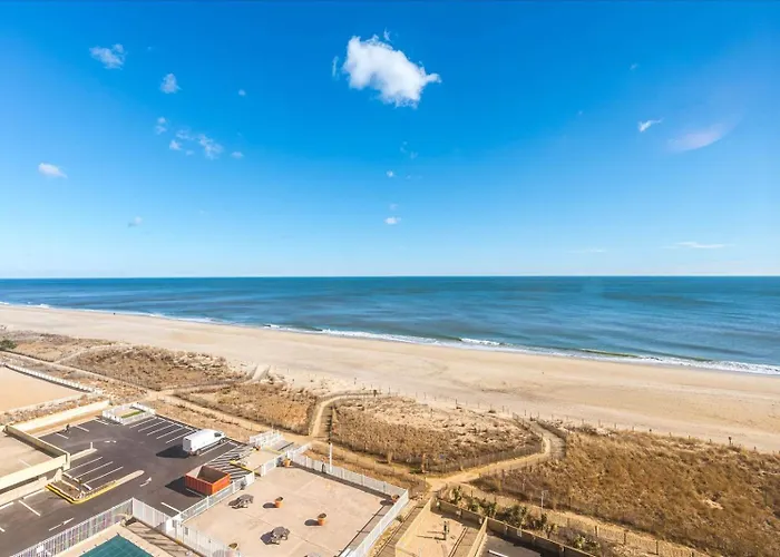Gorgeous 2 Bedroom Atlantis Steps From The Beach! Ferienhaus
