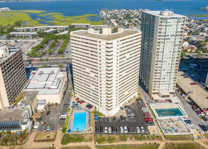 Ferienhaus Gorgeous 2 Bedroom Atlantis Steps From The Beach!