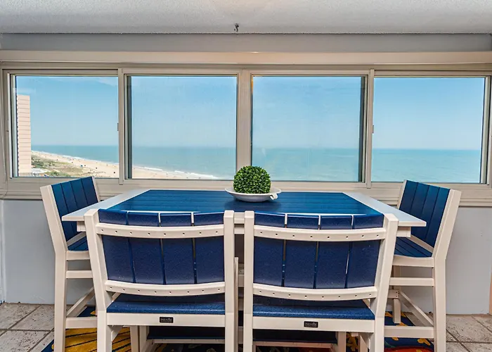 Gorgeous 2 Bedroom Steps From The Beach!